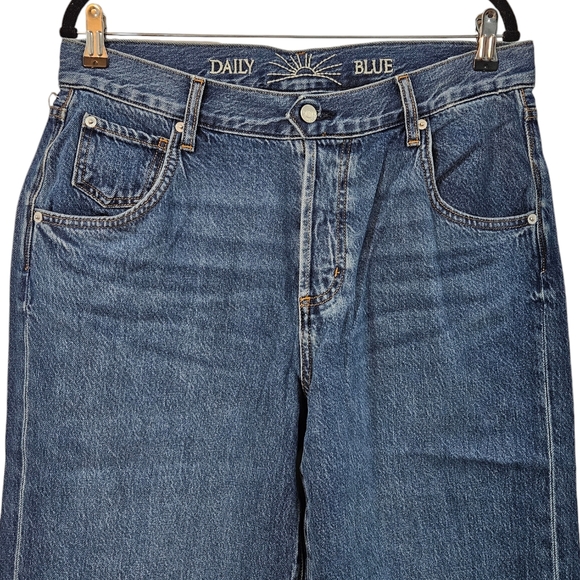 NWT Daily Blue By AG MANTRA Barrel Leg Jeans Size 30 - Picture 2 of 8